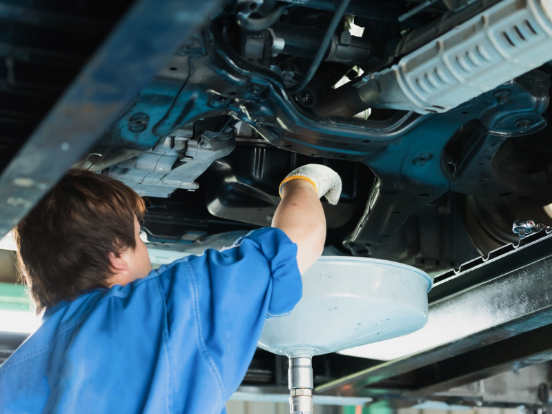 車のメンテナンス写真